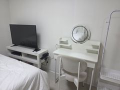 10 minutes to Seoul Station! Fully furnished. 2th image