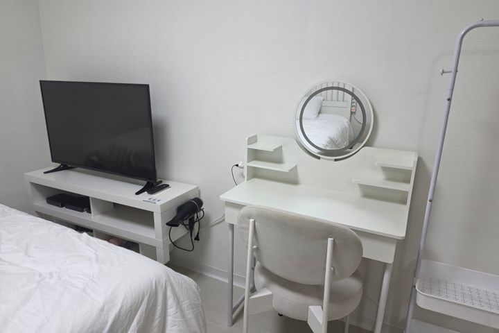 10 minutes to Seoul Station! Fully furnished. 2th image