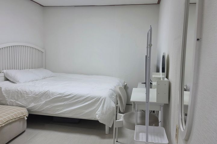 10 minutes to Seoul Station! Fully furnished. 3th image