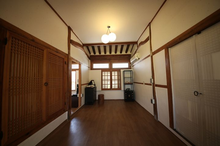Main Reception Quarters (Main Sarangchae) 3th image