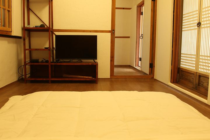 Small Sarangchae (Men's Quarters) 1th image