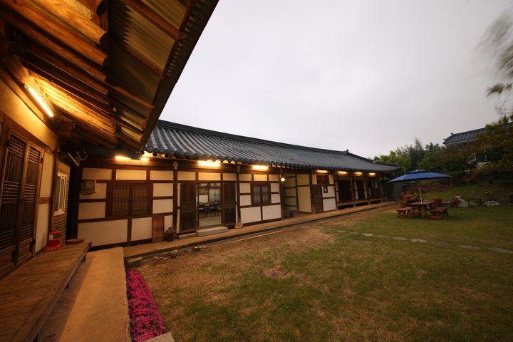 Small Sarangchae (Men's Quarters) 10th image