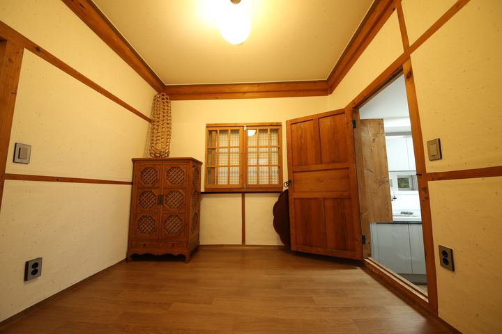 Small Sarangchae (Men's Quarters) 6th image
