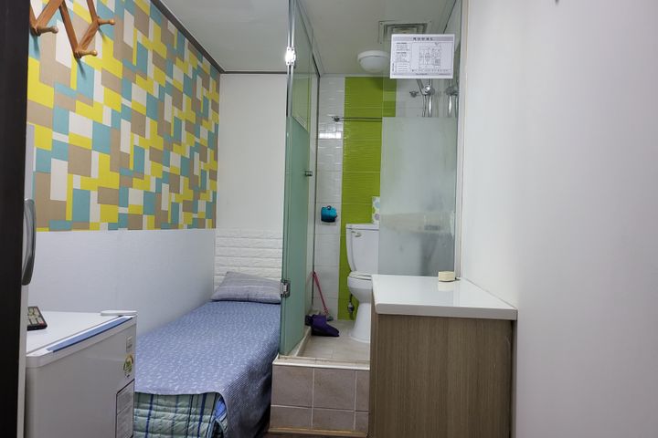 Shower Room D 0th image