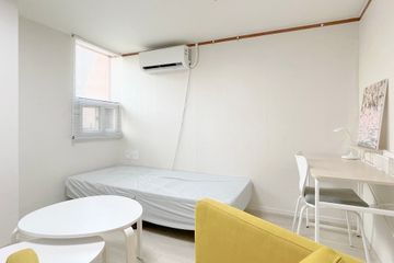 Studio E (2-minute walk from Sadang Station)