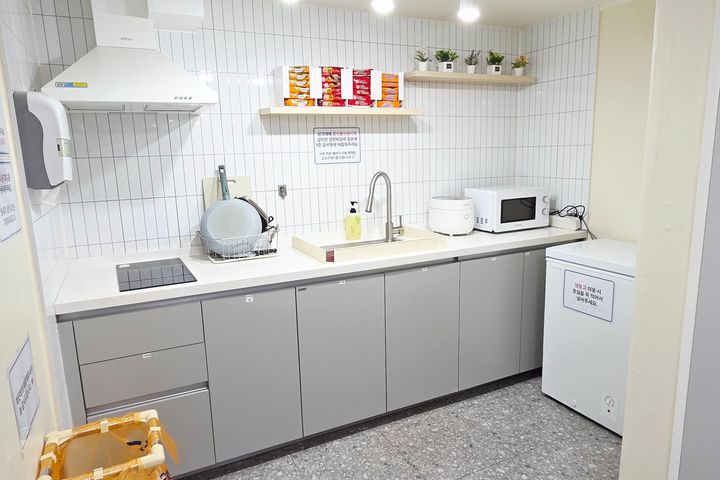 Studio 406, 2 minutes from Sadang Station 4th image