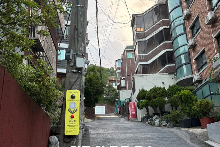 7 minutes to Heukseok Station, 3 minutes to C 6th image