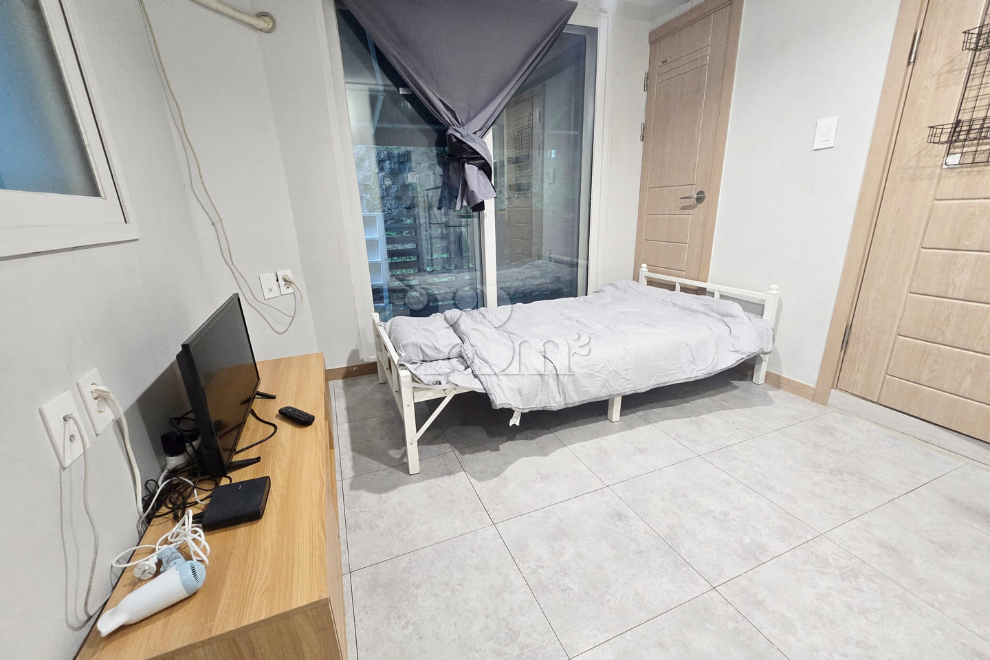 Fully furnished unit with a terrace near Geum 0th image