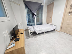Fully furnished unit with a terrace near Geum 0th image