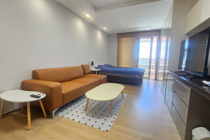 Seongsan Studio with Terrace and Sea View 3th image