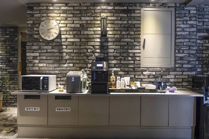 Avenue Hotel 2th image