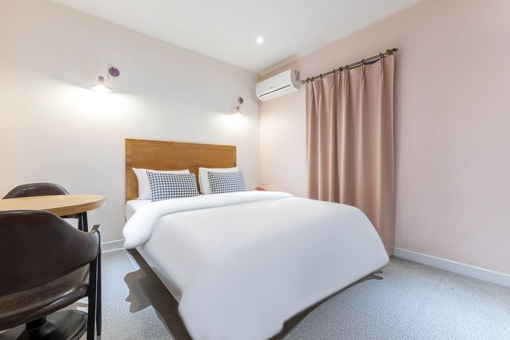 Avenue Hotel 4th image
