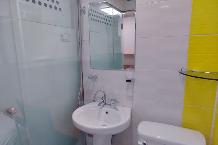 Room 603 6th image