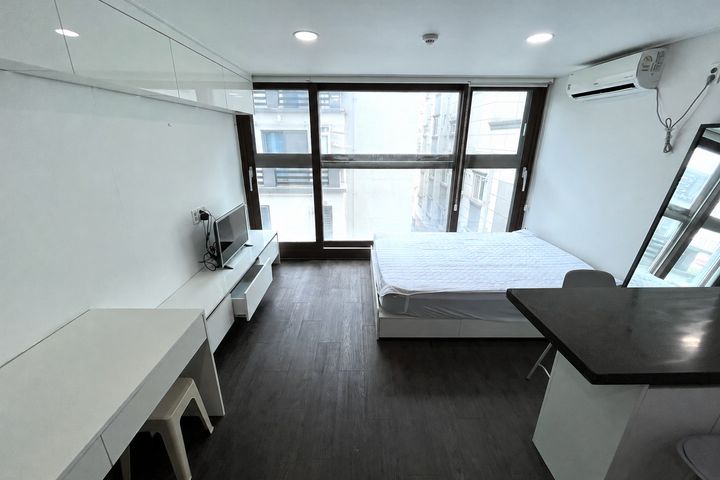 Studio apartment, 5-minute walk from Suyeong  1th image