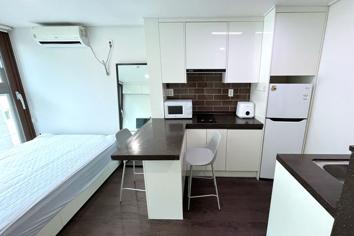 Studio apartment, 5-minute walk from Suyeong  4th image