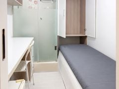 Clean private shower room 0th image
