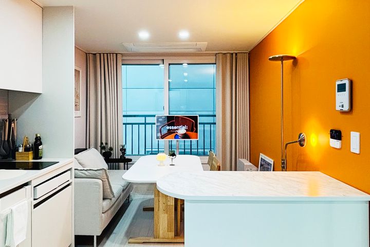 Fully furnished, newly built, right next to L 0th image