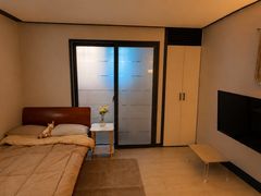 Newly built, wood-toned interior near Seodaeg 3th image