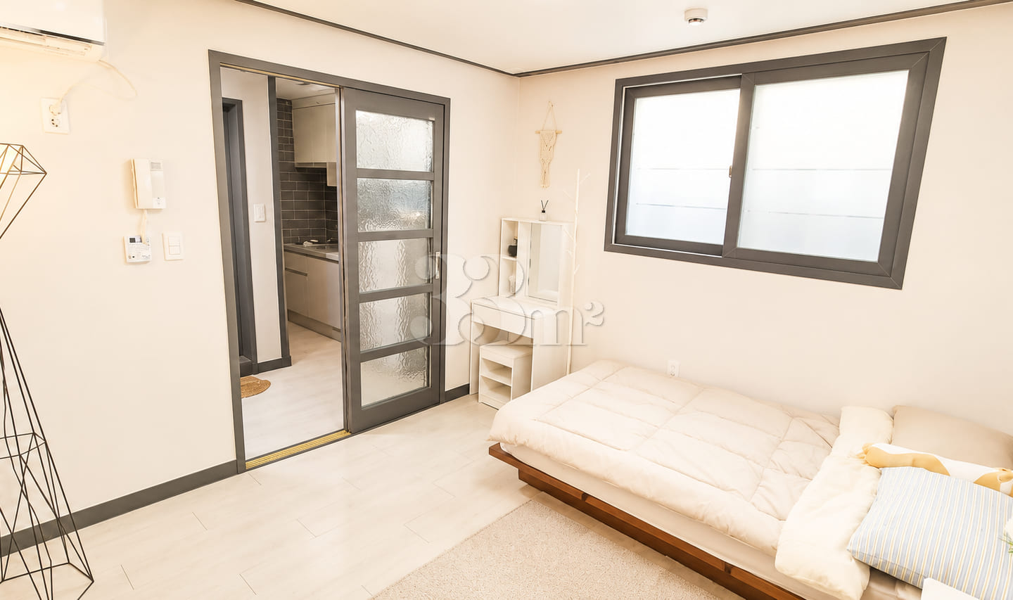 New build near Seodaegu Station with wood-ton 2th image