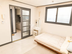 New build near Seodaegu Station with wood-ton 2th image