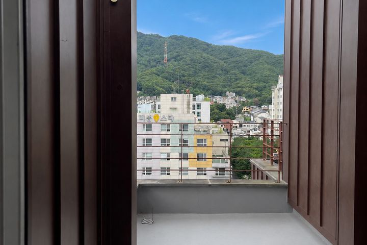 Two-room apartment with a terrace in Yongin 5th image