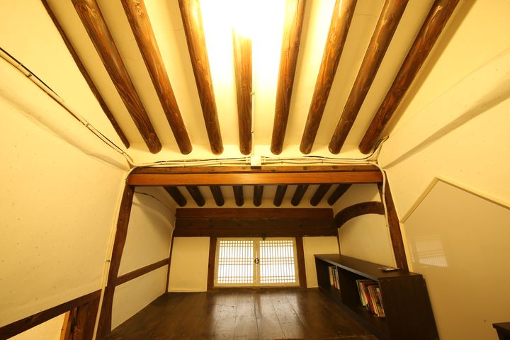Main Reception Quarters (Main Sarangchae) 19th image
