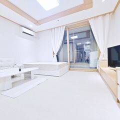 An expansive city view in the heart of the ci Unit Image