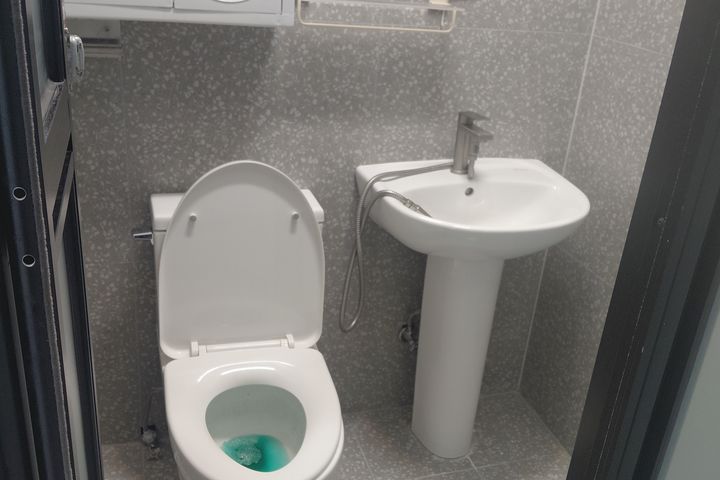 Unit 1 - Women only 1th image