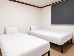 Monthly Rental House Twin Room A 1th image