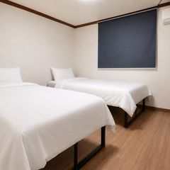Monthly Rental House Twin Room A Unit Image