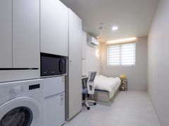 Room 402 (Suite) 1th image