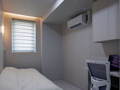 Room 403 (Suite) 8th image