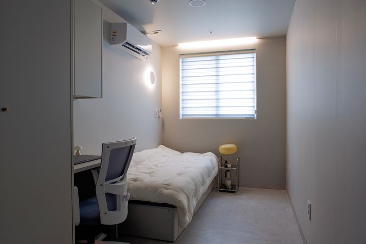 Room 403 (Suite) 5th image