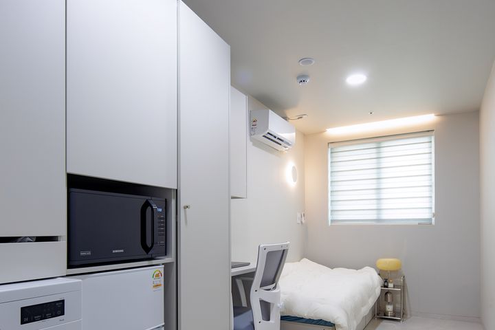 Room 403 (Suite) 0th image
