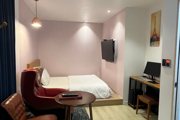Room 603 1th image