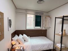 Fully furnished unit (Type 8A), 5-minute walk 1th image