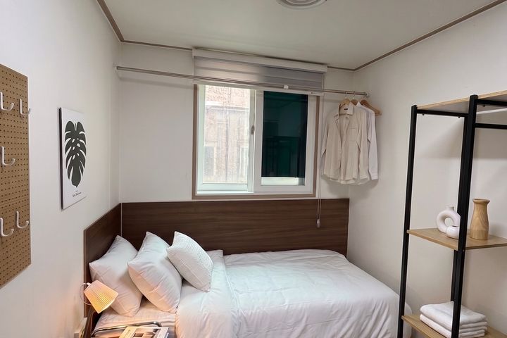 Fully furnished unit (Type 8A), 5-minute walk 1th image