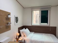 Fully furnished unit (Type 8A), 5-minute walk 2th image