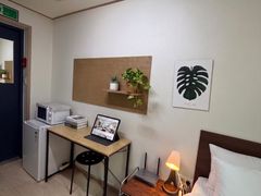 Fully furnished unit (Type 8A), 5-minute walk 4th image