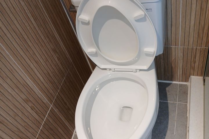 Suite 6th image