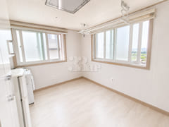 Studio apartment with an unobstructed view an 0th image