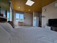 Mini Ocean View Room 204 5th image