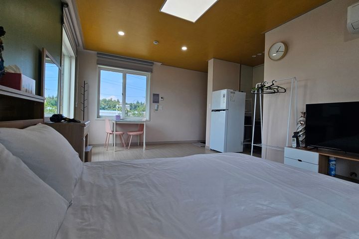 Mini Ocean View Room 204 5th image