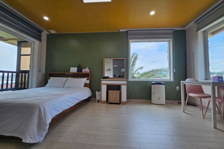 Mini Ocean View Room 204 1th image