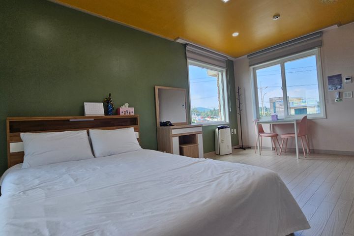 Mini Ocean View Room 204 2th image