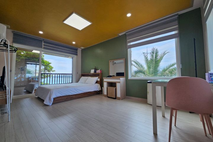 Mini Ocean View Room 204 0th image