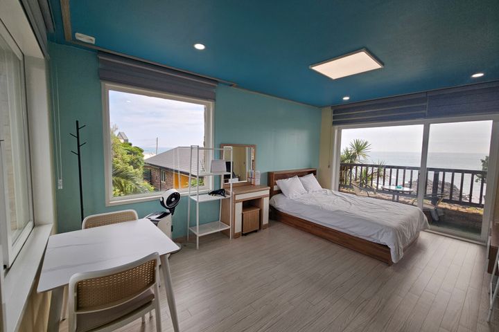 Mini Ocean View Room 201 0th image