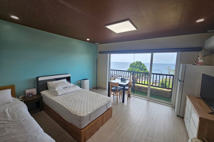 Couple's Ocean View Room 202 1th image