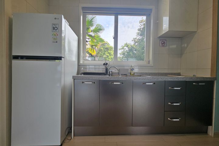 Suite 105 7th image