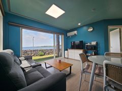 Suite 106 2th image